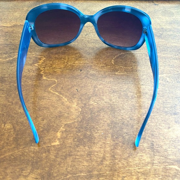 Oversized sunglasses - Picture 4 of 4